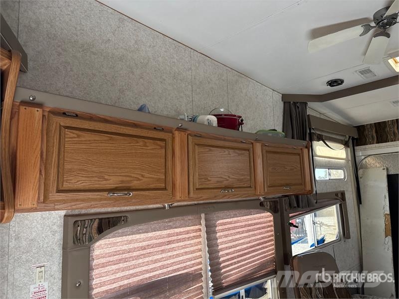  Weekend Warrior Tri/A Toy Hauler Travel Trailer Druge prikolice