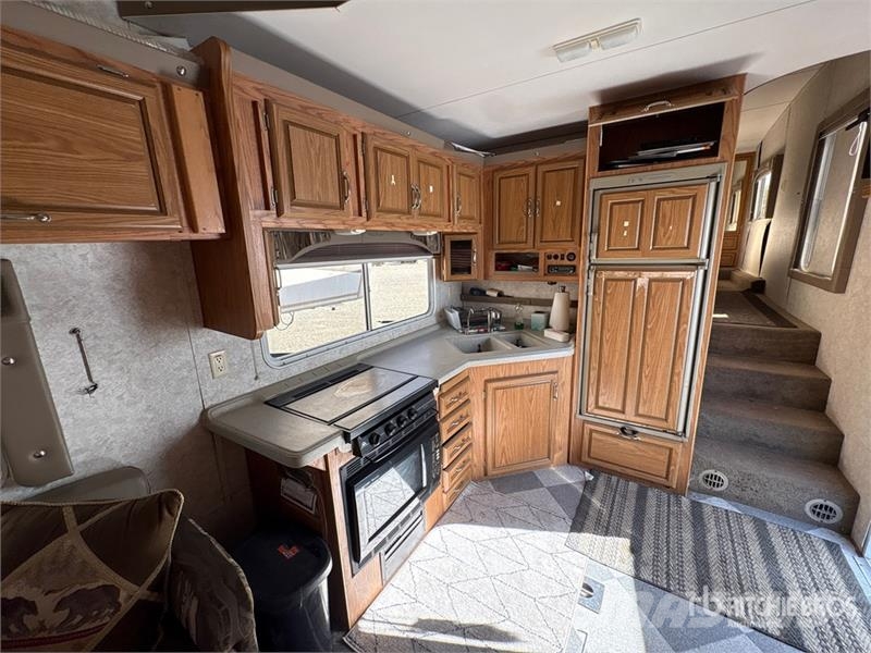 Weekend Warrior Tri/A Toy Hauler Travel Trailer Druge prikolice