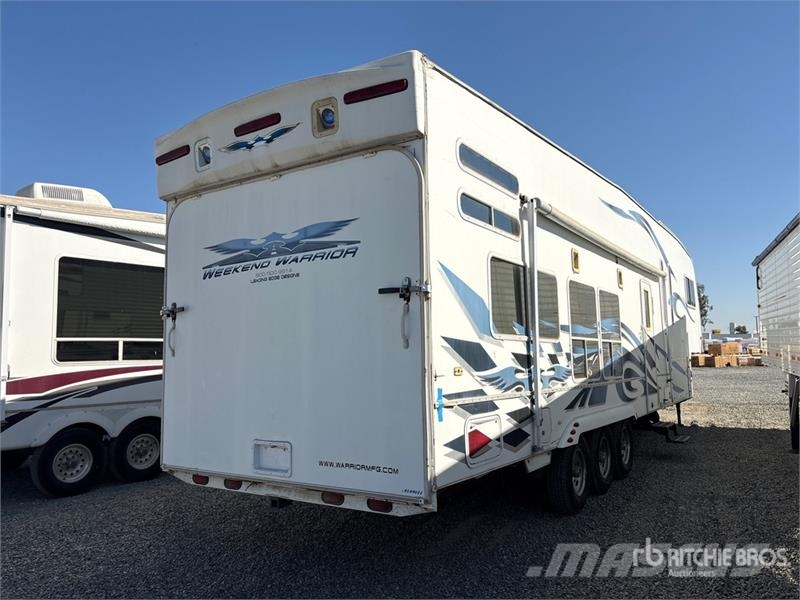  Weekend Warrior Tri/A Toy Hauler Travel Trailer Druge prikolice