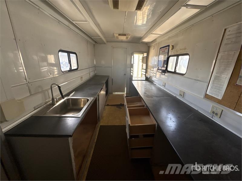 Wells Cargo EW1622 24 ft T/A Enclosed Trailer 箱體拖車