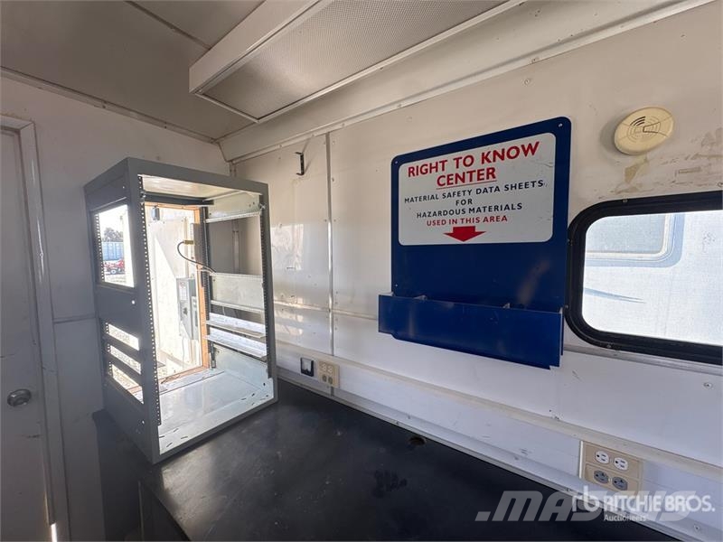 Wells Cargo EW1622 24 ft T/A Enclosed Trailer 箱體拖車