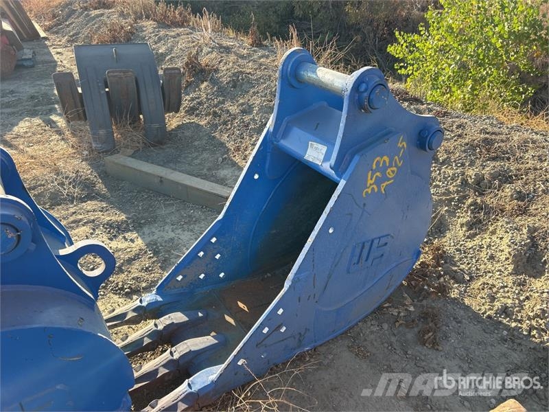 Werk-Brau 24 in .65 cyd Q/C Digging Excavator Bucket Baldes