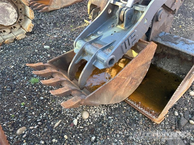 Werk-Brau 24 in Digging Excavator Bucket - Fits John Deere 8 دلاء