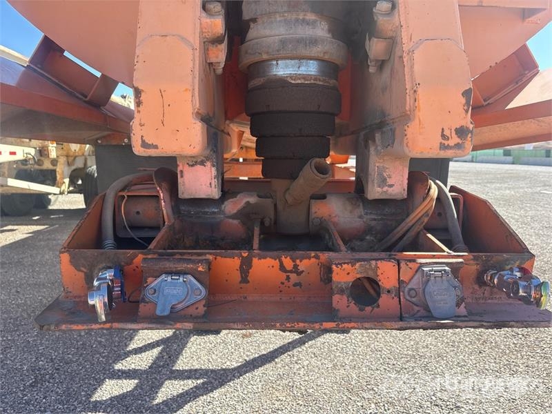  Wes-Tex 32 ft T/A End Dump Trailer Pašizgāzējs