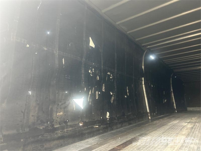 Western 52 ft Quad/A Curtain Side Trailer Priekabos su tentu