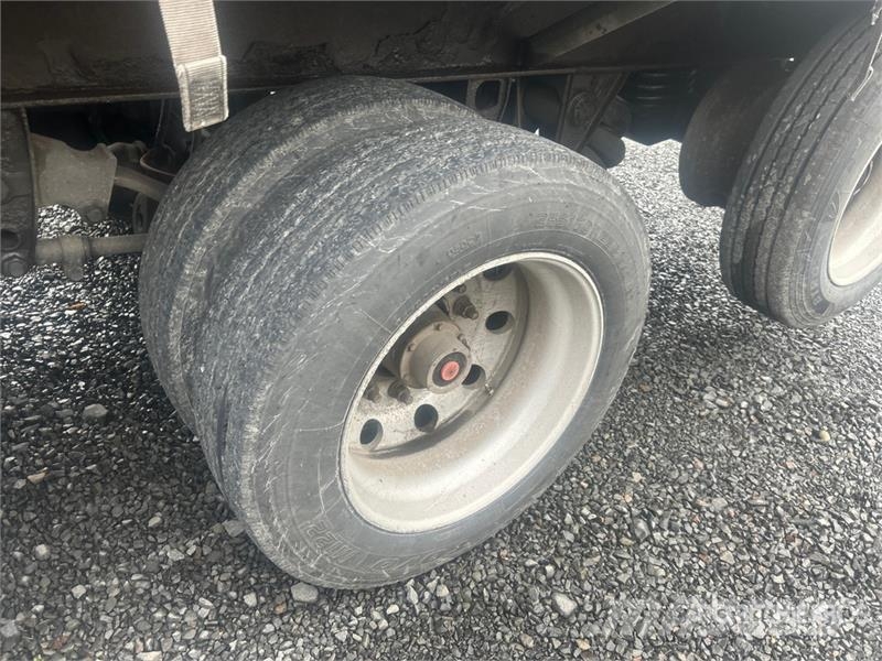 Western 52 ft Quad/A Curtain Side Trailer Priekabos su tentu