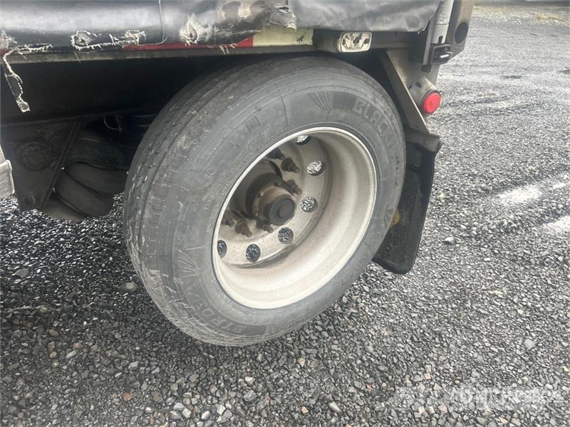 Western 52 ft Quad/A Curtain Side Trailer Priekabos su tentu