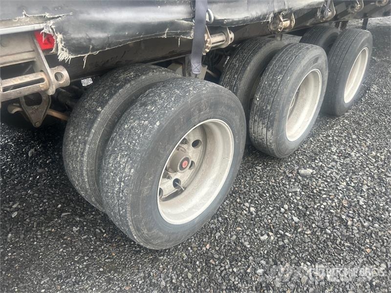 Western 52 ft Quad/A Curtain Side Trailer Priekabos su tentu