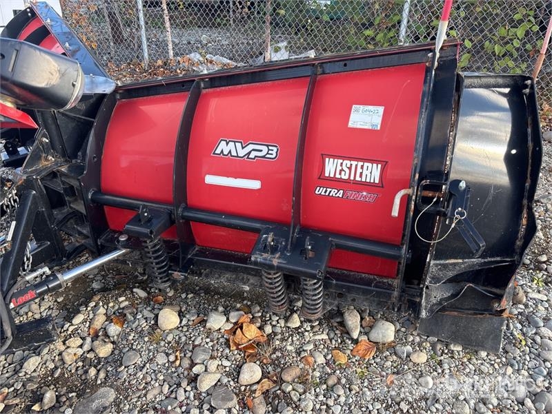 Western 8 ft 6 in V Snow Plow حراثات ونصول الجليد