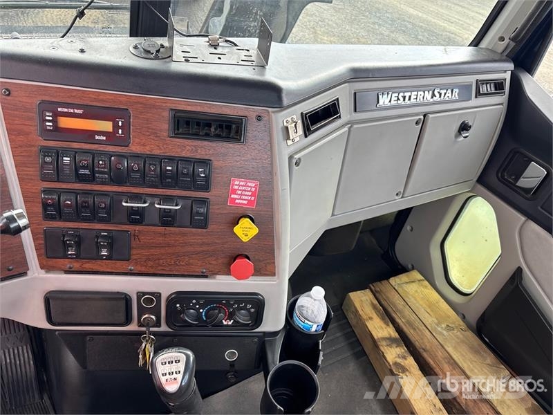 Western Star 4700 4x2 S/A Day Cab Truck Tractor Tegljači