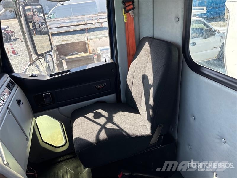 Western Star 4700 8x4 Tri/A Dump Truck Kiperi kamioni