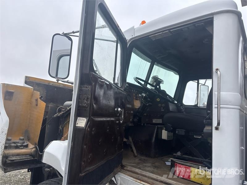Western Star 4864-2 6x4 Sander Spreader Truck Pilsētas atkritumvedēji