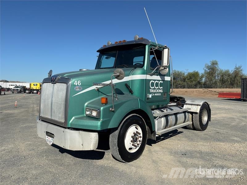 Western Star 4900 4x2 S/A Day Cab Truck Tractor Autotractoare