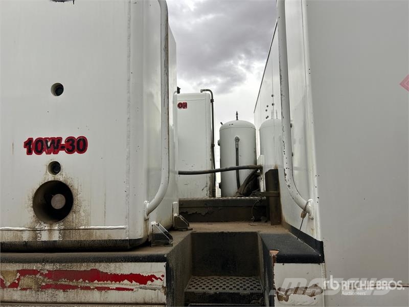 Western Star 4900 6x4 Lube Truck (Inoperable) Tartályos teherautók