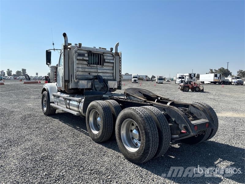 Western Star 4900 6x4 Heavy Haul T/A Day Cab Truck Tractor Vetopöytäautot