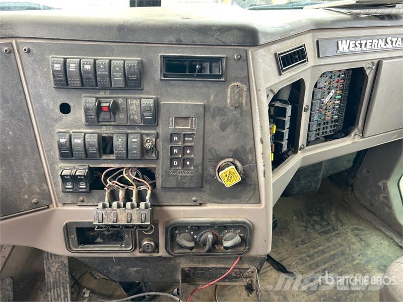 Western Star 4900 6x4 Lube Truck (Inoperable) Tovornjaki cisterne