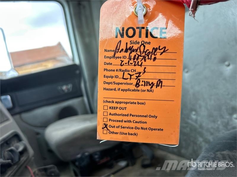 Western Star 4900 6x4 Lube Truck (Inoperable) Tovornjaki cisterne