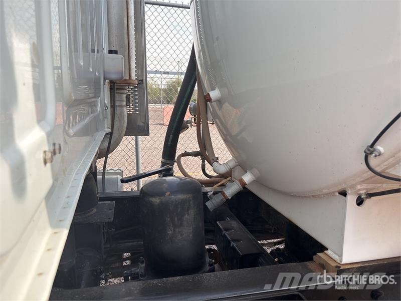 Western Star 4900 6x4 Vacuum Tanker Truck 组合/真空油槽车