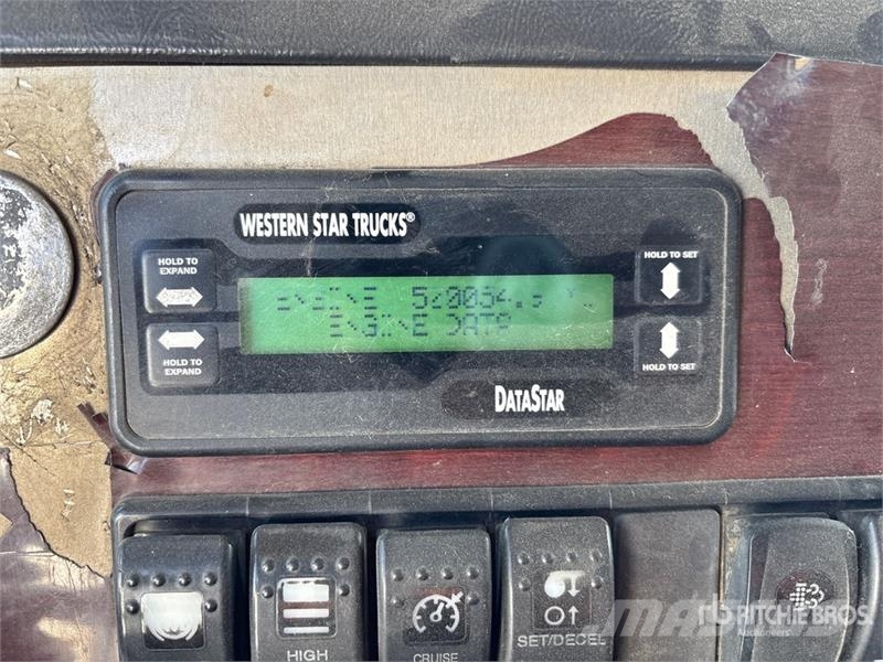 Western Star 4900 6x4 Heavy Haul T/A Day Cab Truck Tractor Vetopöytäautot