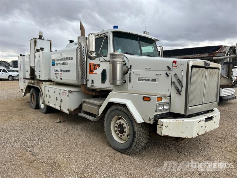 Western Star 4900 6x4 Lube Truck (Inoperable) Tartályos teherautók