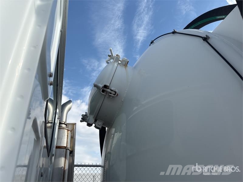 Western Star 4900 6x4 Vacuum Tanker Truck 组合/真空油槽车