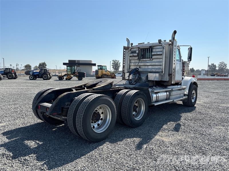Western Star 4900 6x4 Heavy Haul T/A Day Cab Truck Tractor Vetopöytäautot