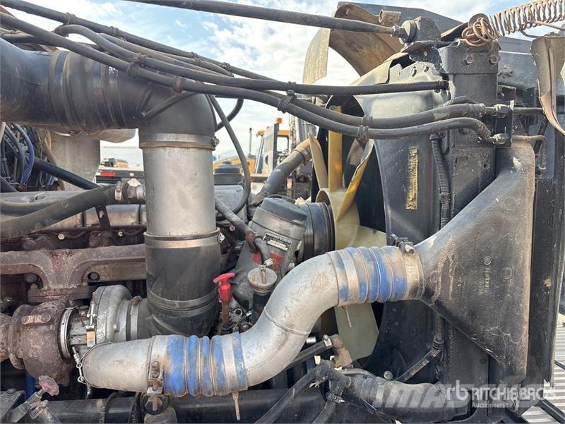Western Star 4900 6x4 Vacuum Tanker Truck 组合/真空油槽车