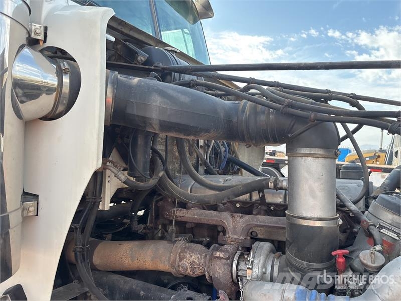 Western Star 4900 6x4 Vacuum Tanker Truck 组合/真空油槽车