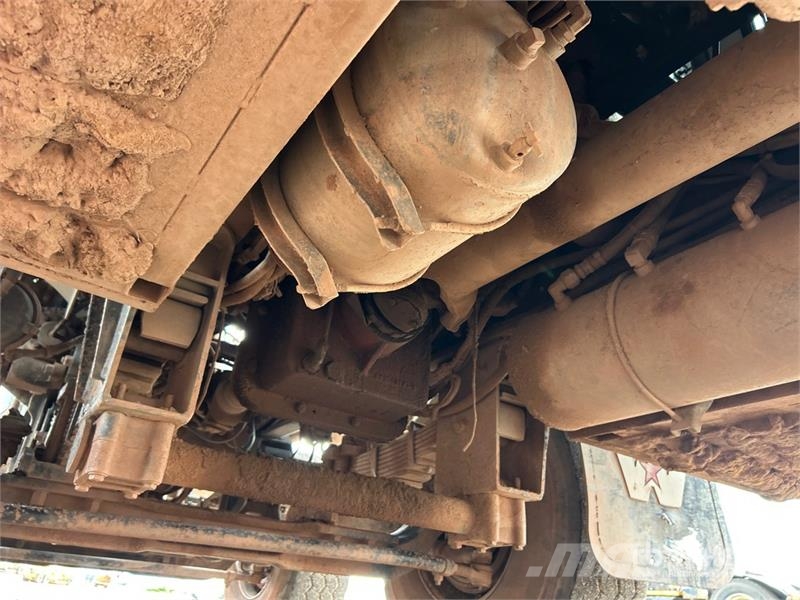 Western Star 4900 8x4 Twin-Steer Vacuum Excavator Truck Slamsugningsbil