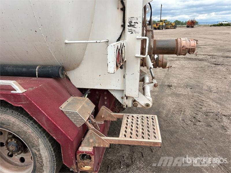 Western Star 4900 8x4 Twin-Steer Vacuum Excavator Truck Slamsugningsbil