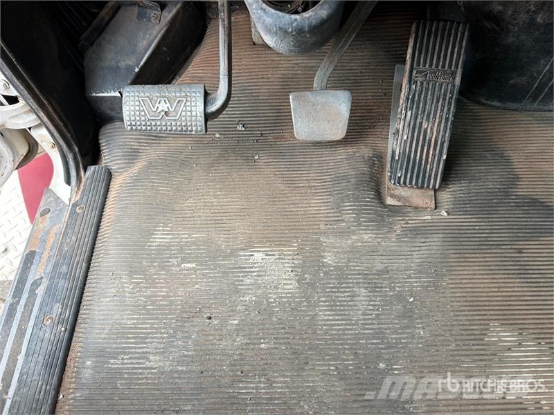 Western Star 4900 8x4 Twin-Steer Vacuum Excavator Truck Slamsugningsbil