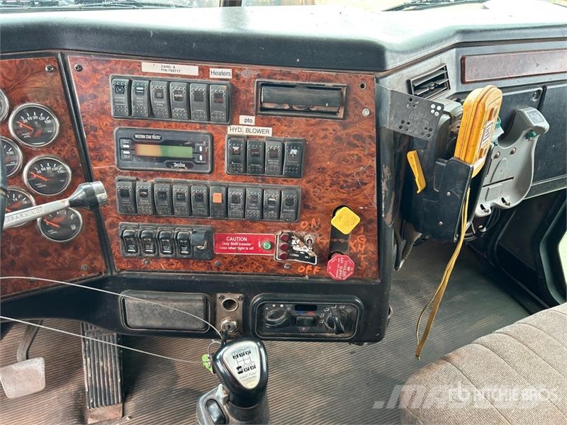Western Star 4900 8x4 Twin-Steer Vacuum Excavator Truck Slamsugningsbil