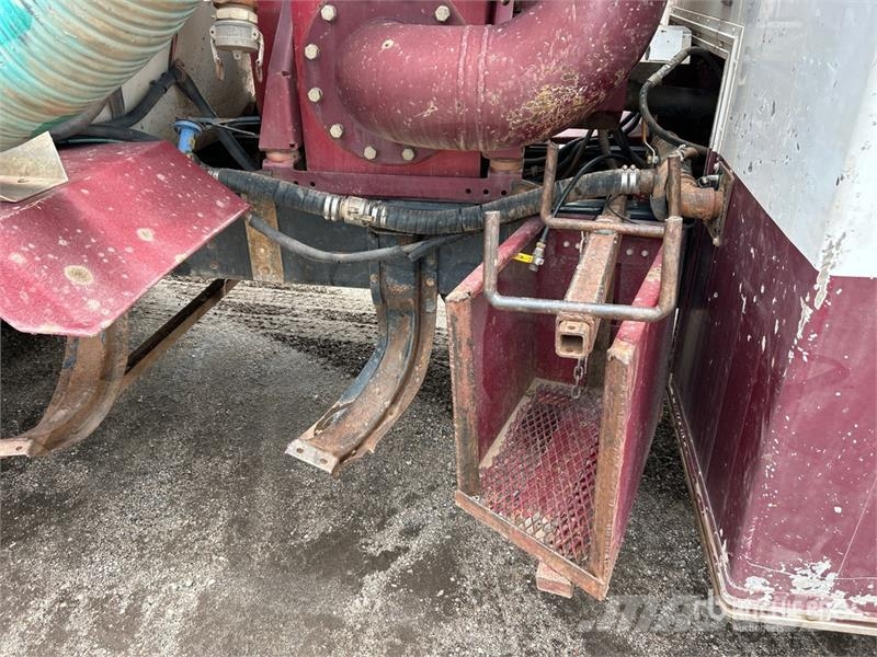 Western Star 4900 8x4 Twin-Steer Vacuum Excavator Truck Slamsugningsbil