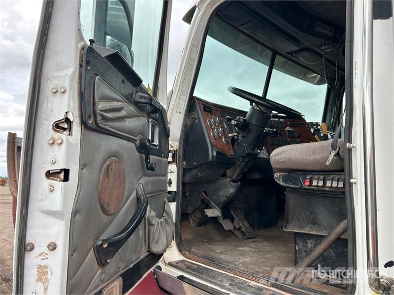 Western Star 4900 8x4 Twin-Steer Vacuum Excavator Truck Slamsugningsbil