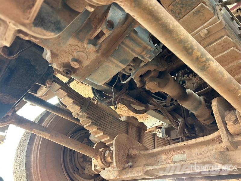 Western Star 4900 8x4 Twin-Steer Vacuum Excavator Truck Slamsugningsbil