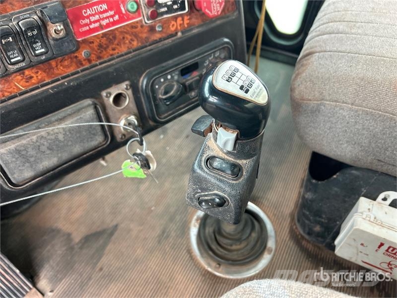 Western Star 4900 8x4 Twin-Steer Vacuum Excavator Truck Slamsugningsbil