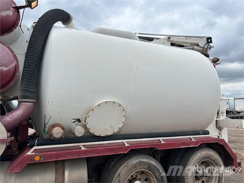 Western Star 4900 8x4 Twin-Steer Vacuum Excavator Truck Slamsugningsbil