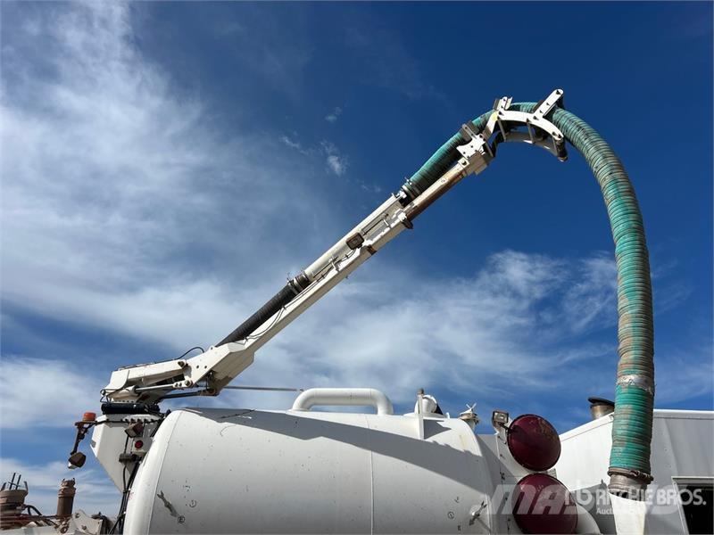 Western Star 4900 8x4 Twin-Steer Vacuum Excavator Truck Slamsugningsbil