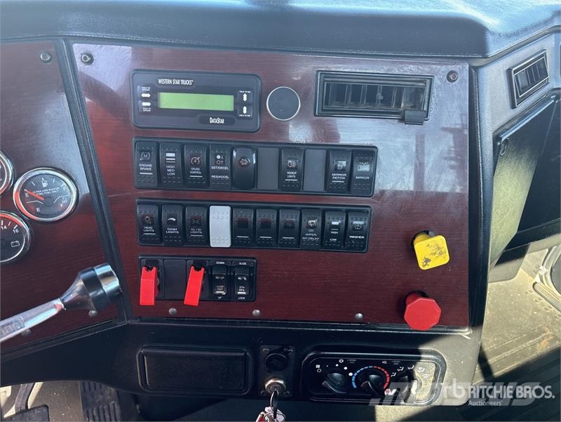 Western Star 4900SB 4x2 S/A Day Cab Truck Tractor Tracteur routier