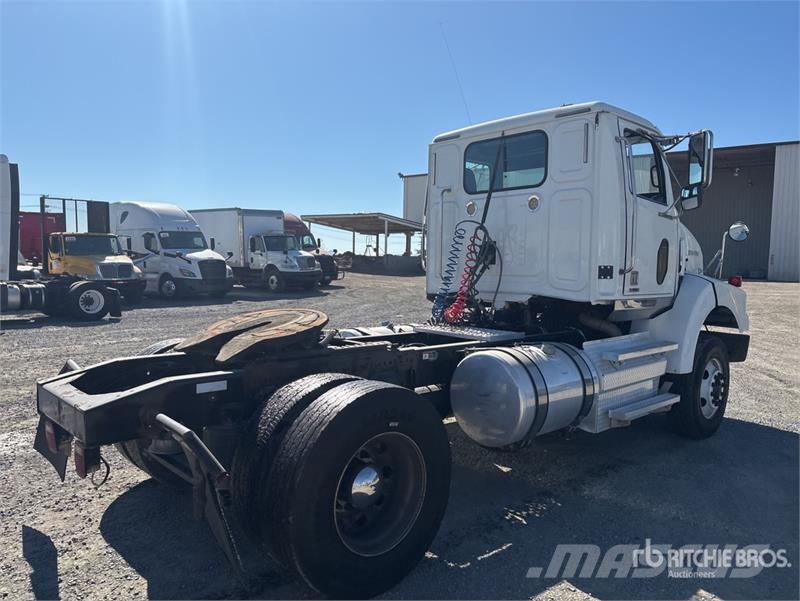 Western Star 4900SB 4x2 S/A Day Cab Truck Tractor Autotractoare