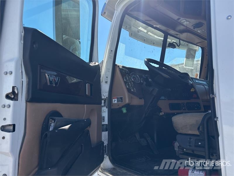 Western Star 5700XE 6x4 T/A Sleeper Truck Tractor Trekkers