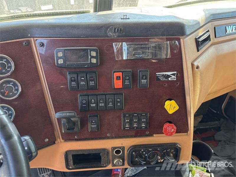 Western Star 5700XE 6x4 T/A Sleeper Truck Tractor Trekkers
