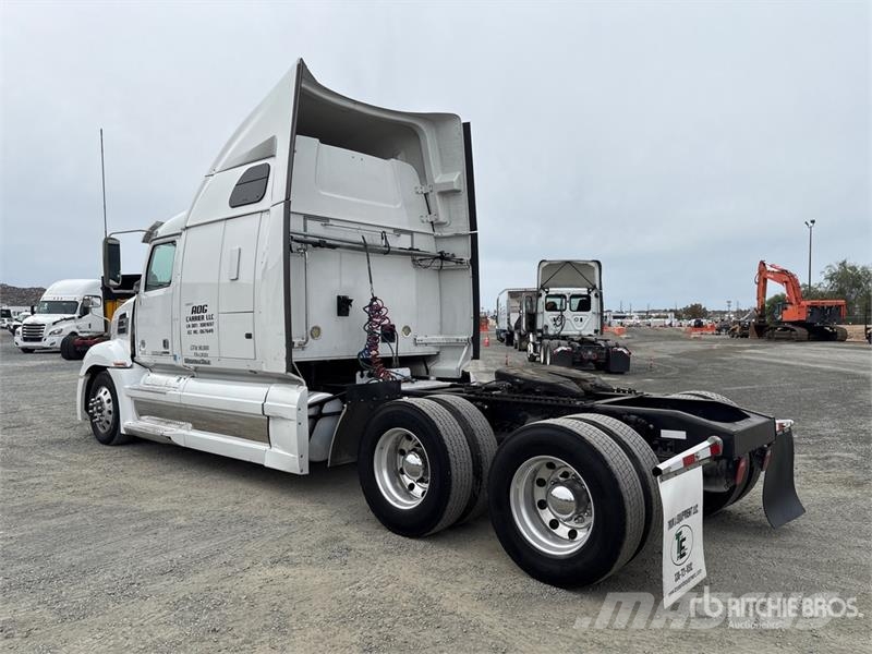 Western Star 5700XE 6x4 T/A Sleeper Truck Tractor Camiones tractor