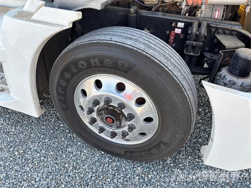 Western Star 5700XE 6x4 T/A Sleeper Truck Tractor Vilcēji
