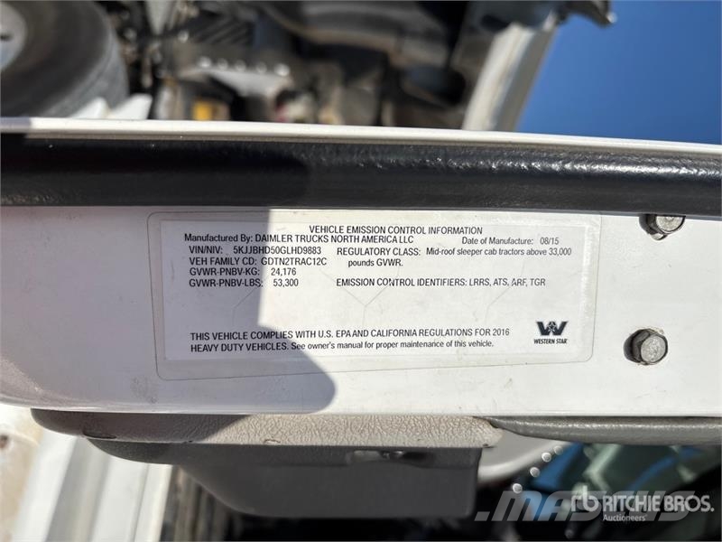 Western Star 5700XE 6x4 T/A Sleeper Truck Tractor Vilcēji
