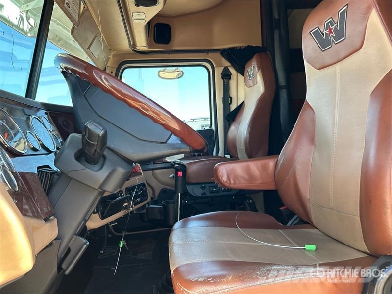 Western Star 5700XE 6x4 T/A Sleeper Truck Tractor Влекачи