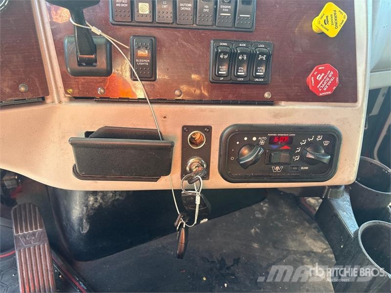 Western Star 5700XE 6x4 T/A Sleeper Truck Tractor Trækkere