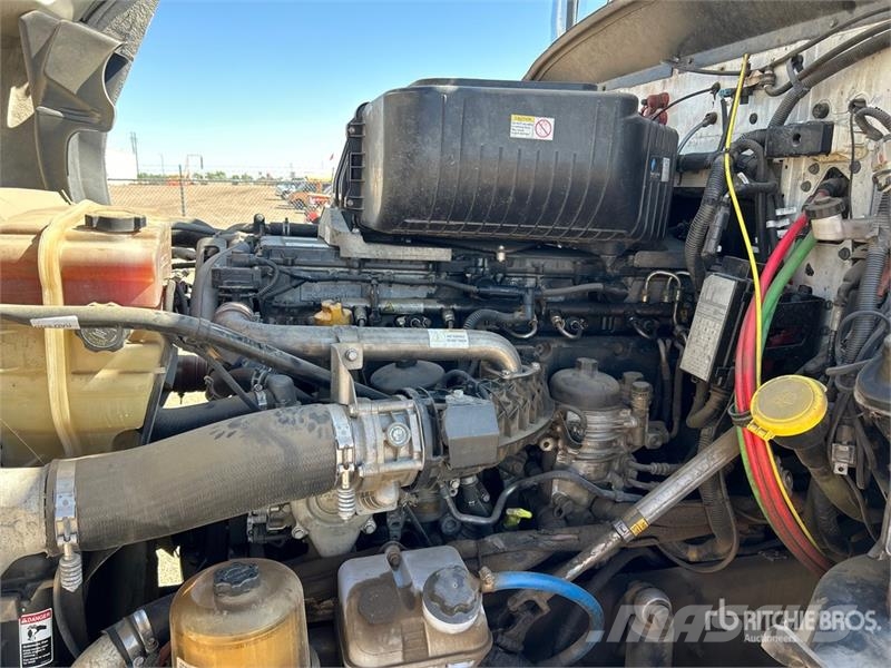 Western Star 5700XE 6x4 T/A Sleeper Truck Tractor Влекачи