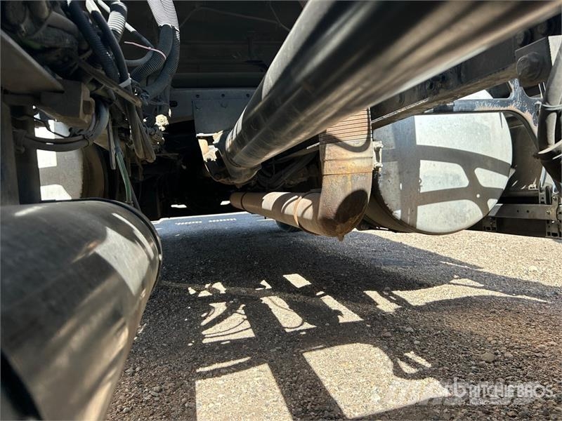 Western Star 5700XE 6x4 T/A Sleeper Truck Tractor Влекачи