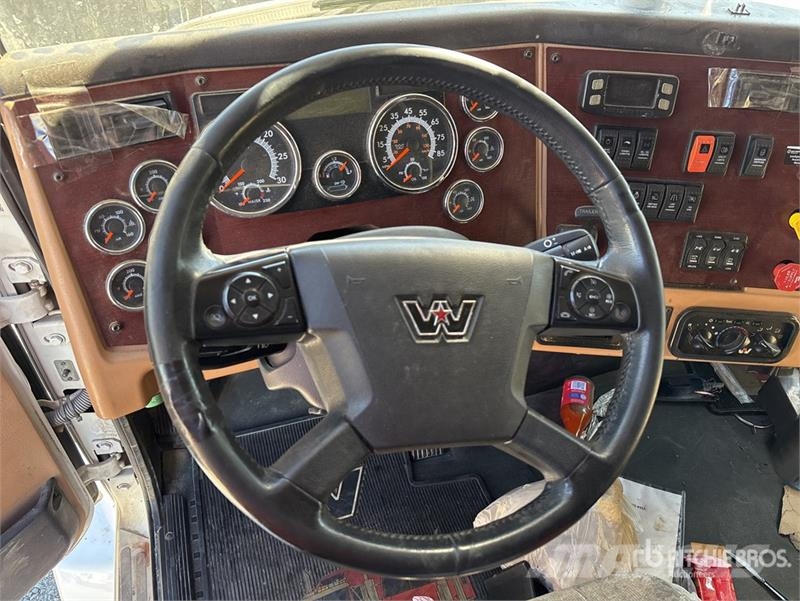 Western Star 5700XE 6x4 T/A Sleeper Truck Tractor Trekkers